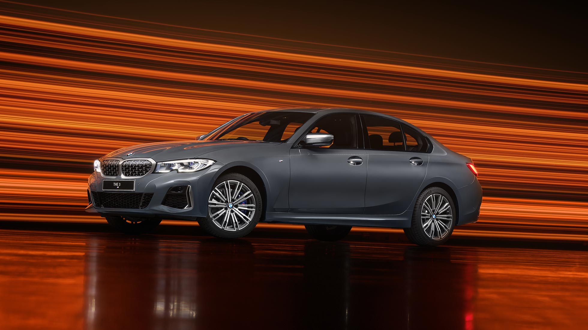 BMW M340i xDrive Double kidney grille BMW M340i xDrive Sedan G20 Sapphire Black metallic close-up view